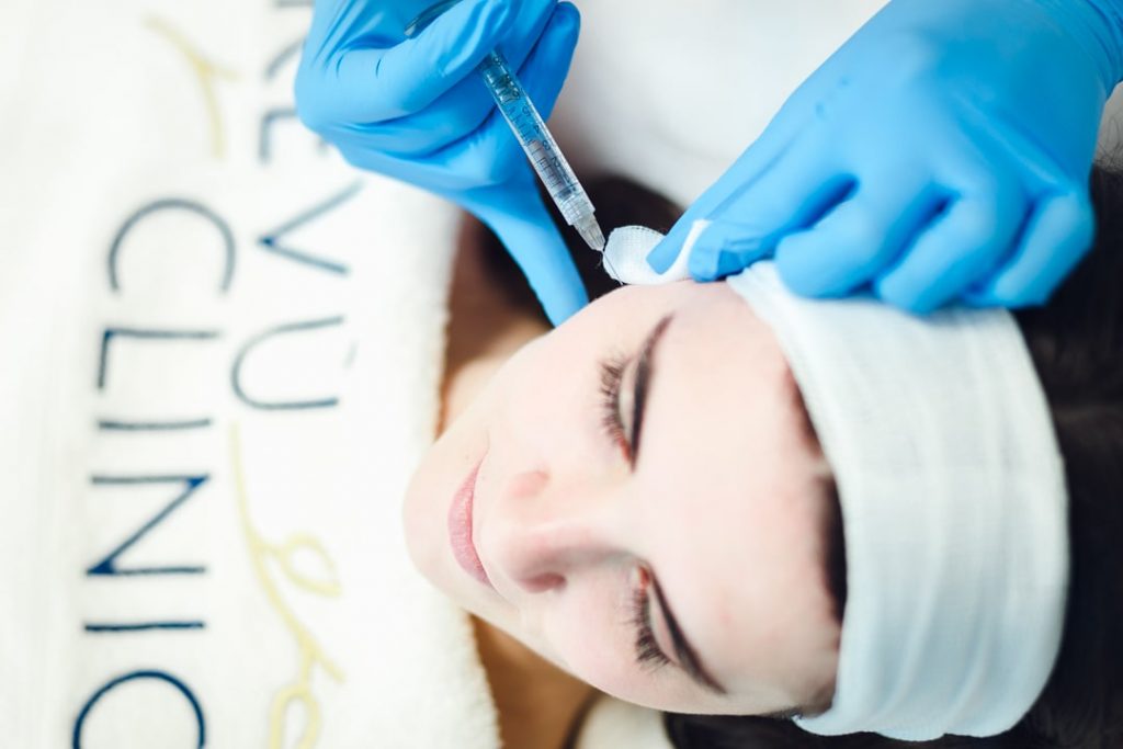 REVU CLINIC skruostu formavimas